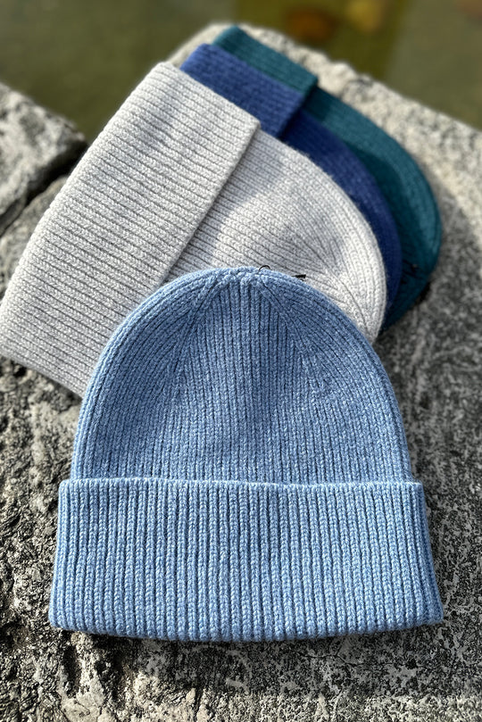 Colorful Standard Merino Wool Beanie / Stone Blue