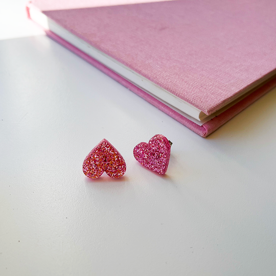 ByFossdal Tiny Hearts Øreringe / Pink glitter