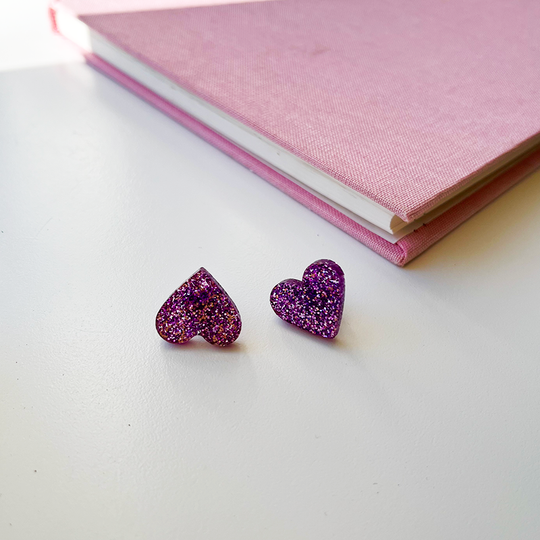ByFossdal Tiny Hearts Øreringe / Lavender glitter