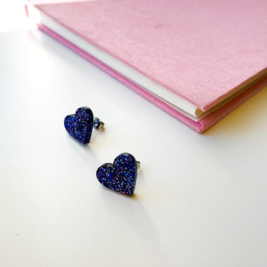 ByFossdal Tiny Hearts Øreringe / Blue glitter