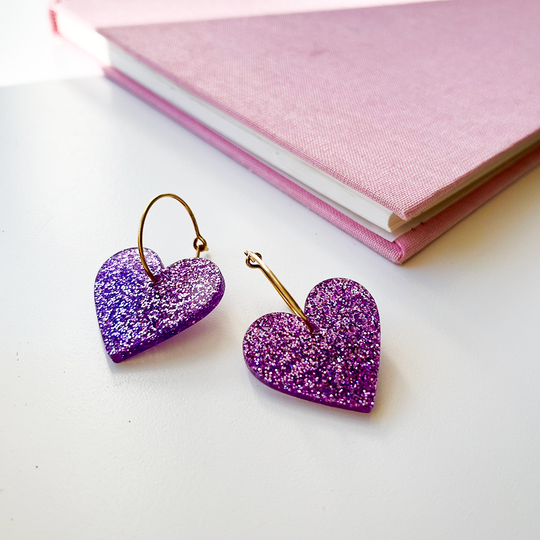 ByFossdal Two Hearts Øreringe / Lavender glitter