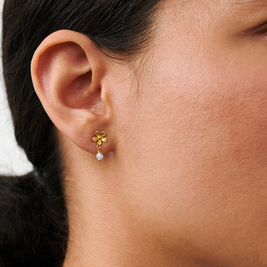 Pernille Corydon Moonstone Poppy Ørestikker / Forgyldt