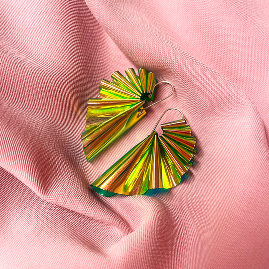 ByFossdal Waves Small Øreringe / Green rainbow