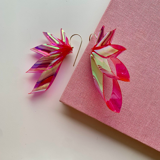 ByFossdal The Wings Small Øreringe / Blossom pink rainbow